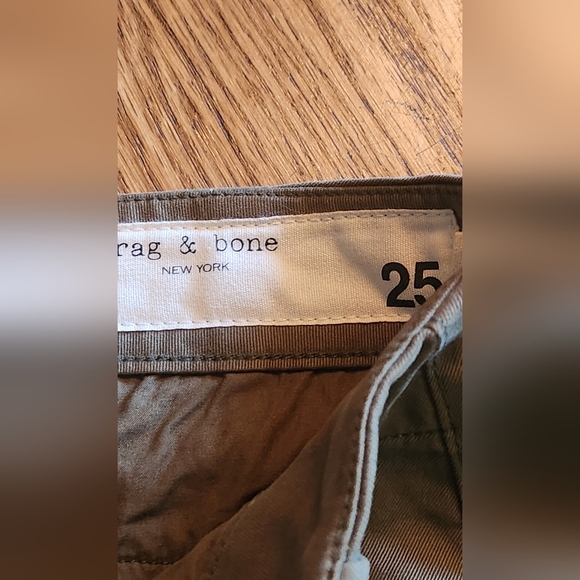 Rag & bone army green classic chino size 25 fringe bottom - Picture 2 of 9